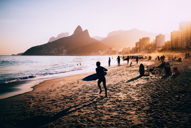 Surfista na Praia - Rio de Janeiro